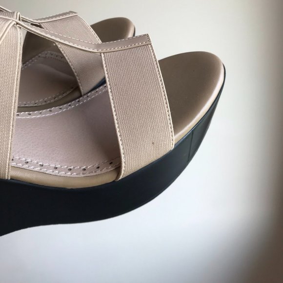 NWOB Charles David Stretch Platform Wedge Sandals - Picture 7 of 8